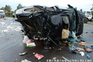 車禍現場慘不忍睹圖片