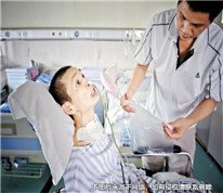 兒子變植物人，公婆卻主動(dòng)勸兒媳離婚
