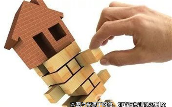 丈夫在婚內瞞著妻子賣房，離婚后女方拒絕搬離
