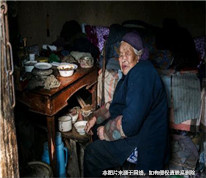 獨(dú)居老人將房送給水果攤攤主后，老人家屬發(fā)聲