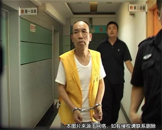 丈夫入獄，妻子執(zhí)意要離婚