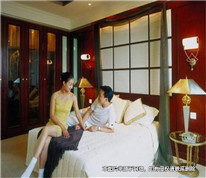 情侶開房后女方發(fā)現(xiàn)自己懷孕，向男方索賠卻被男方反訴侵權(quán)