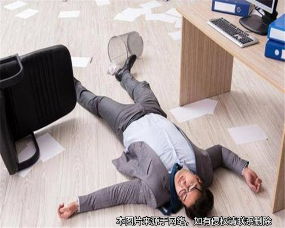 因開玩笑導致鄰居猝死，男子被判賠償六萬元