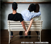 丈夫婚內(nèi)出軌第三者并向第三者出具了欠條，該債務(wù)是否為夫妻共同債務(wù)