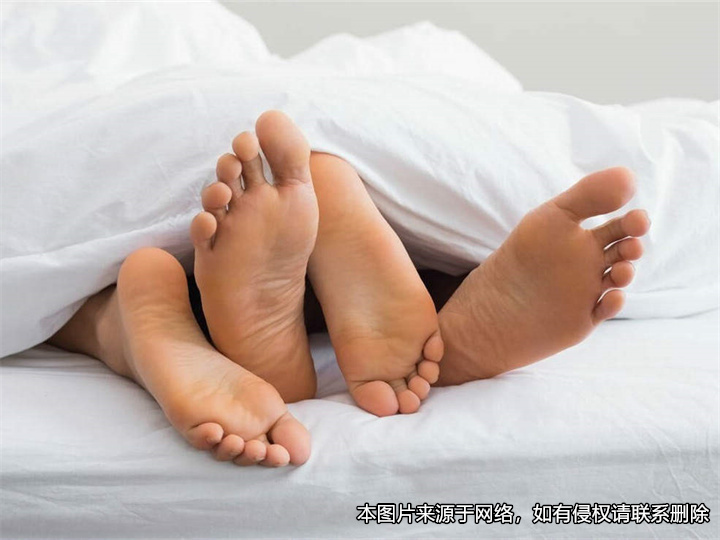 情侶訂婚后同居多年，分手后男方訴請女方返還彩禮